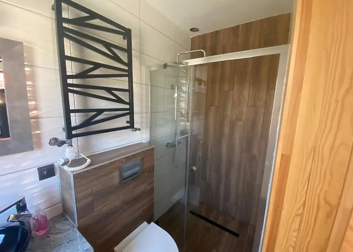 Lantgård Nad Jeziorem Charzykowy